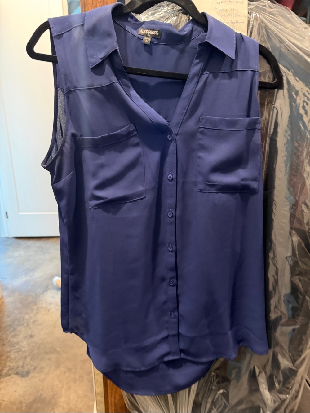 Express Portofino Women's Sleeveless Button-Front Blouse